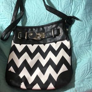 Zig zag Claire’s purse
